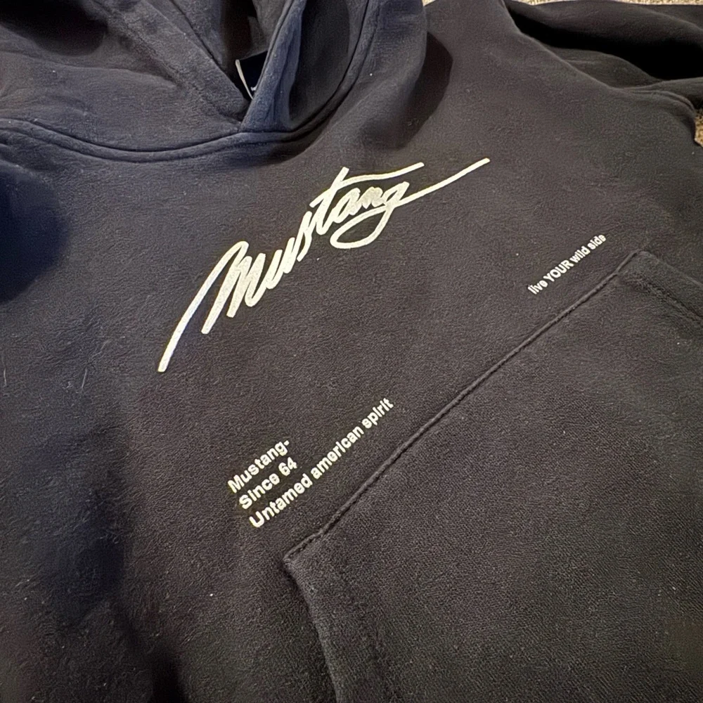 ZARA Boys Ford Mustang Black Hoodie Graphic Pullover Size 8–9
